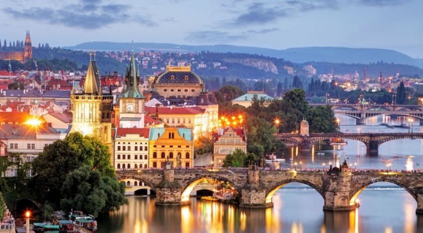 Meet Prague – The Golden City with Unforgettable Surroundings Meet Prague – The Golden City with Unforgettable Surroundings