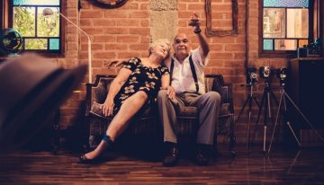 9 Really Fun Ways and Activities to Entertain a Senior in Later Life